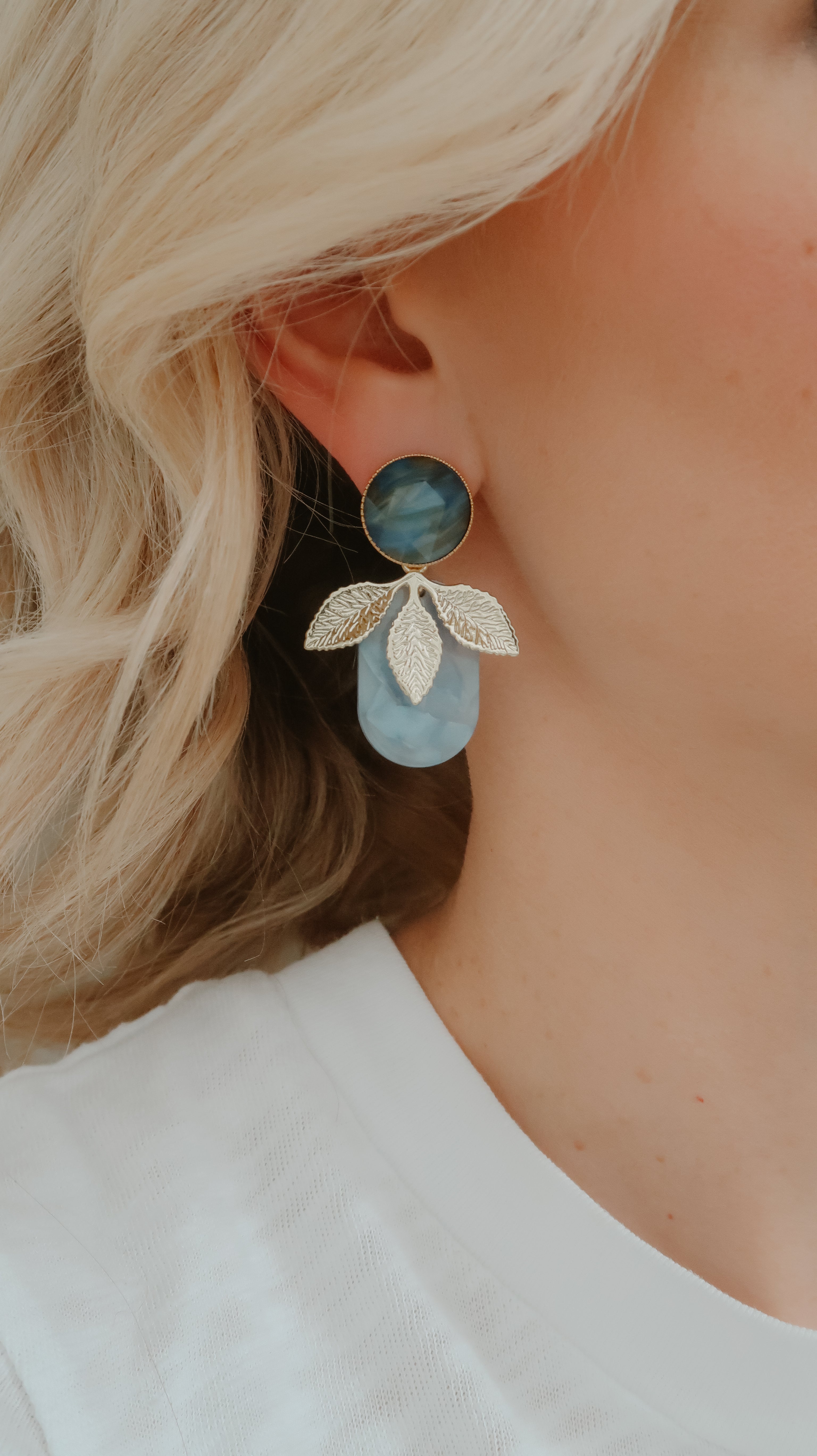 Azure leaf