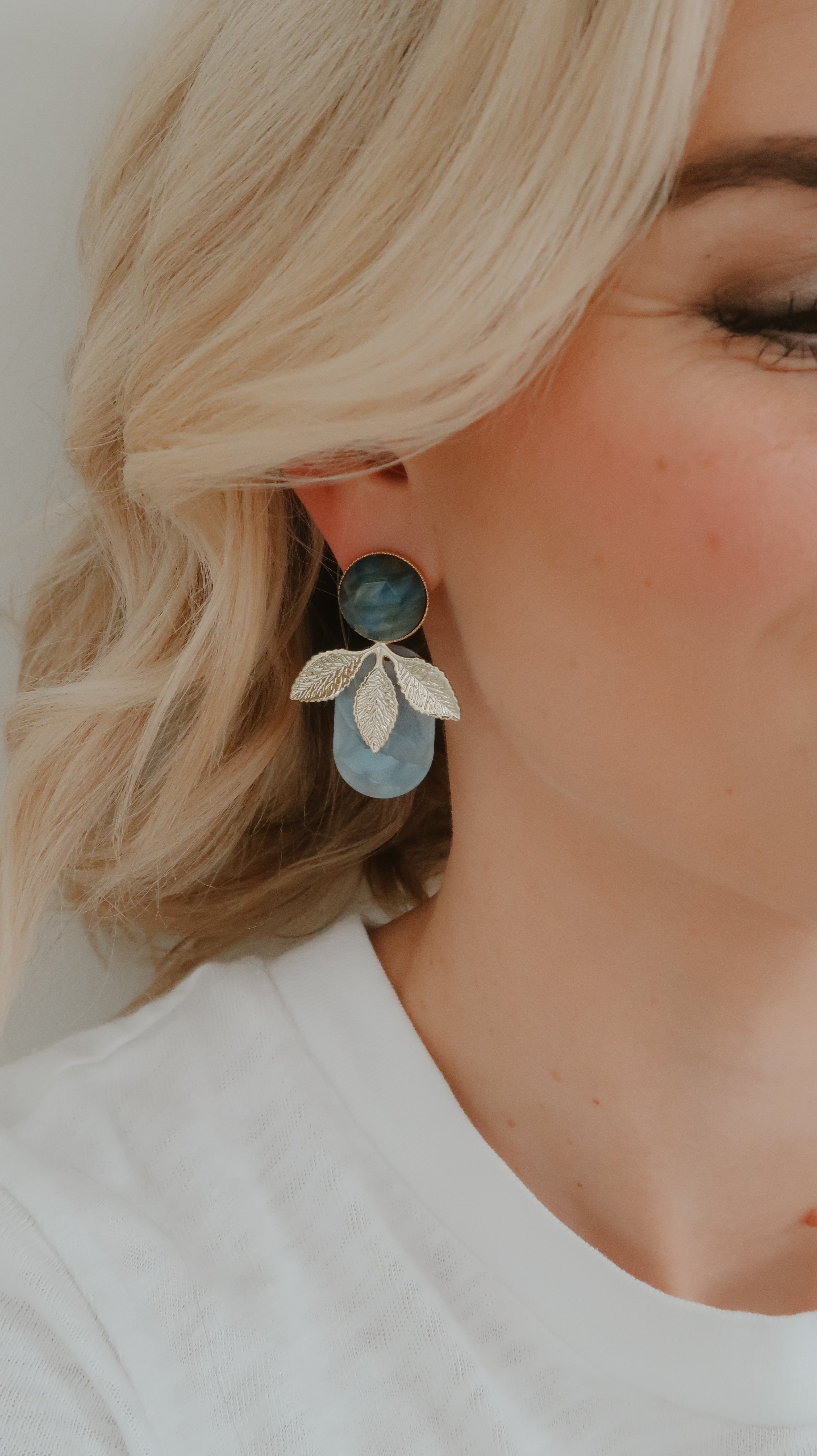 Azure leaf