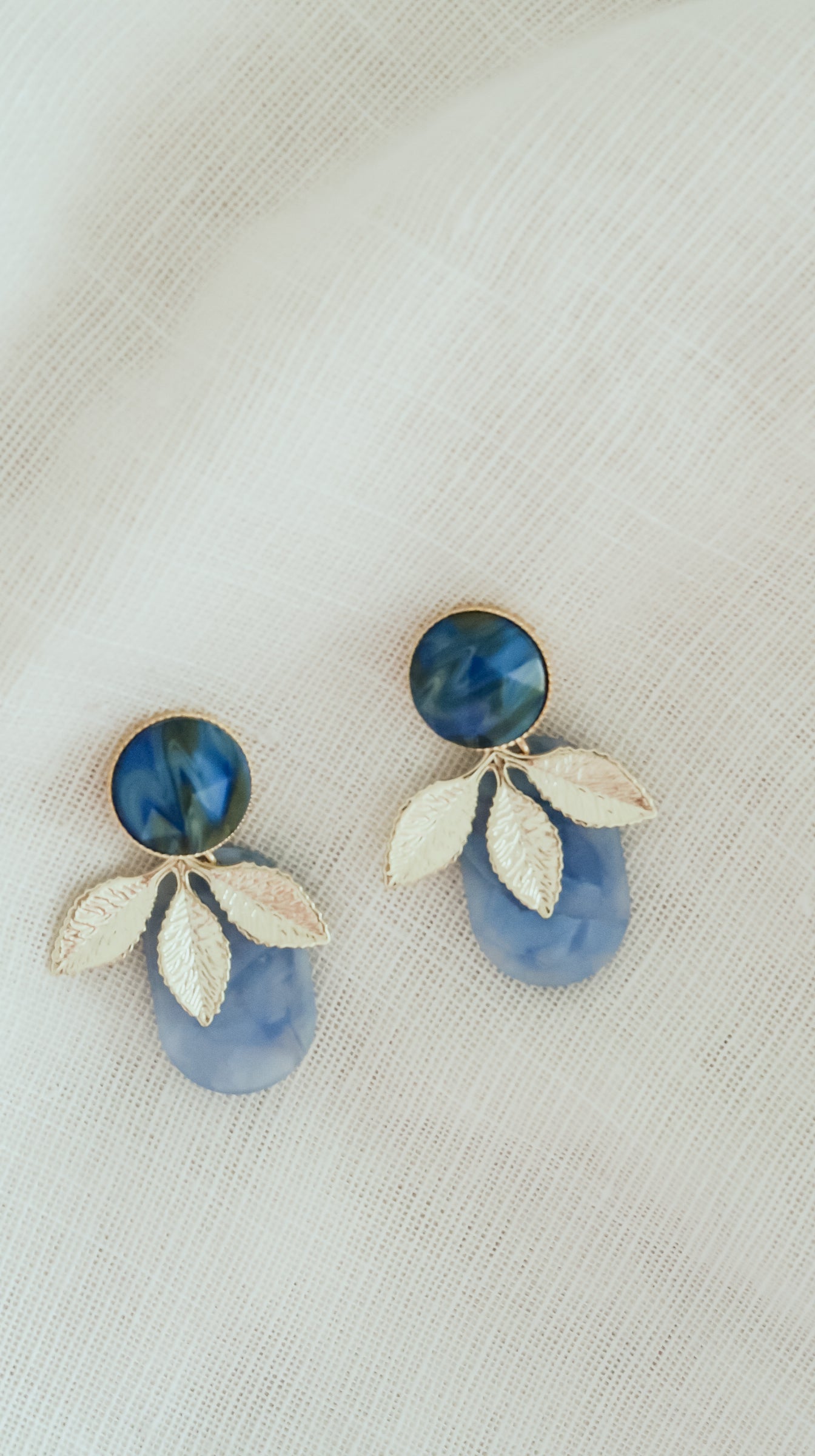 Azure leaf