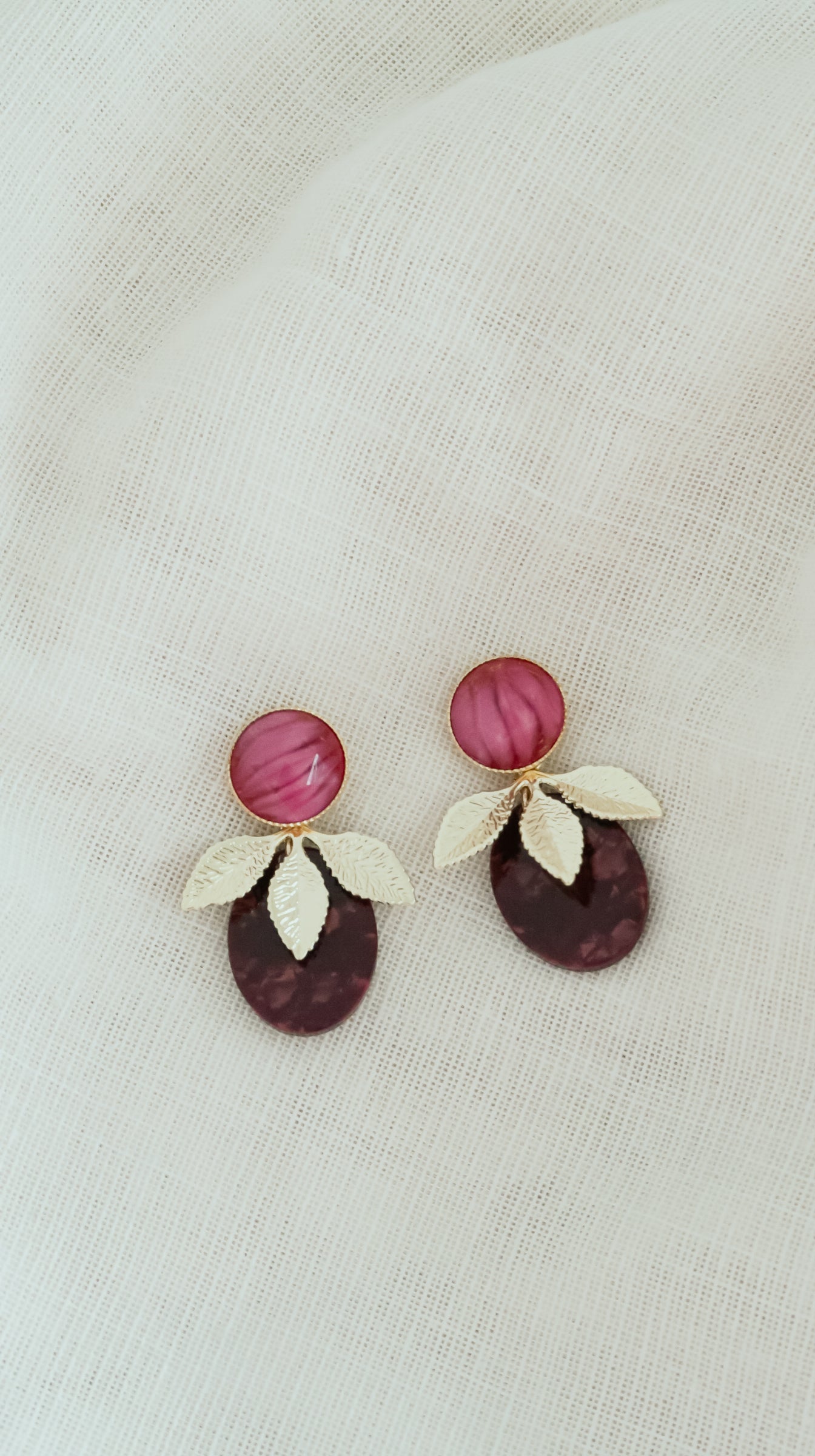 Burgundy leaf
