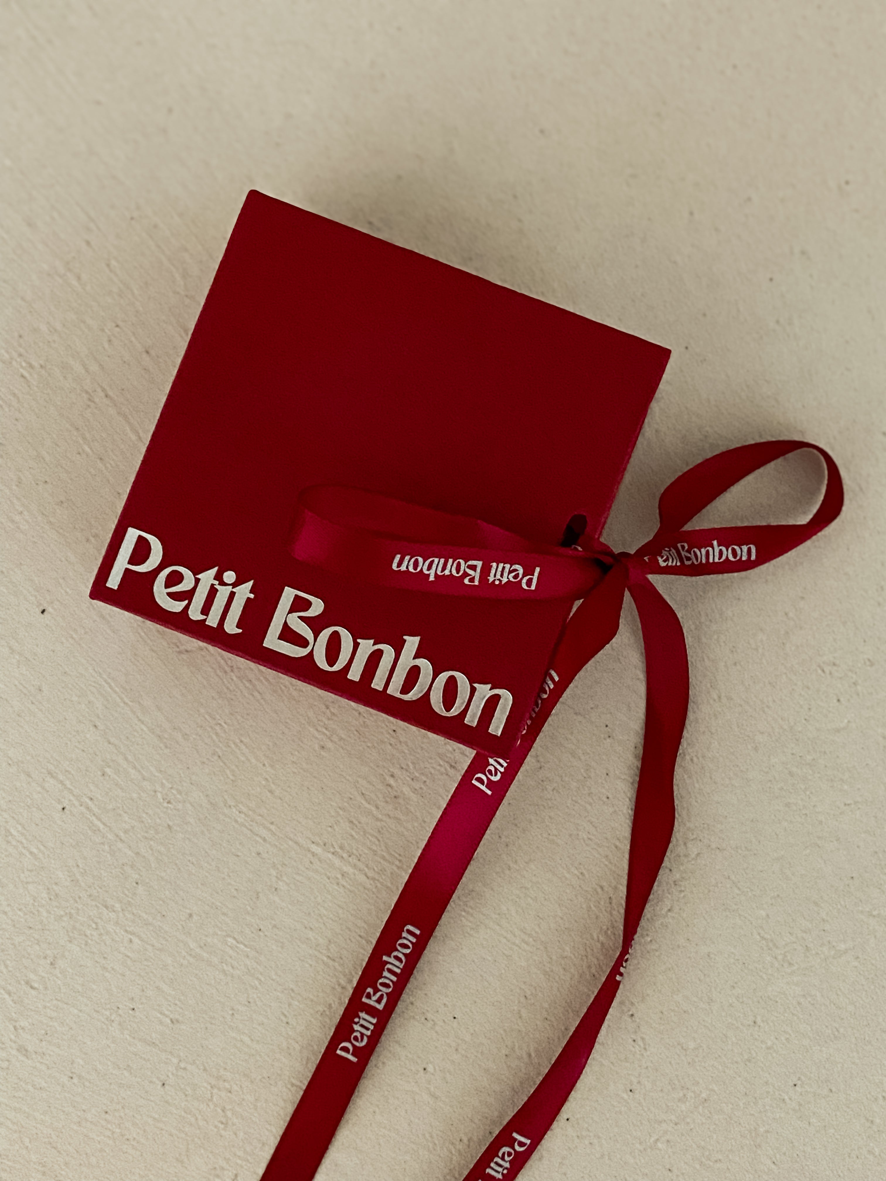 1 coffret cadeau de luxe offert dès 100 € d'achat