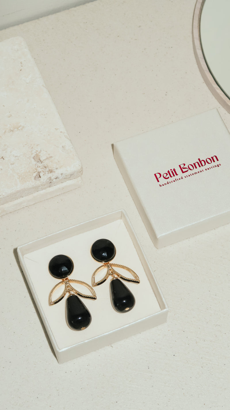 Nikkelvrije oorbellen in cadeauverpakking als kraamcadeau voor een nieuwe mama