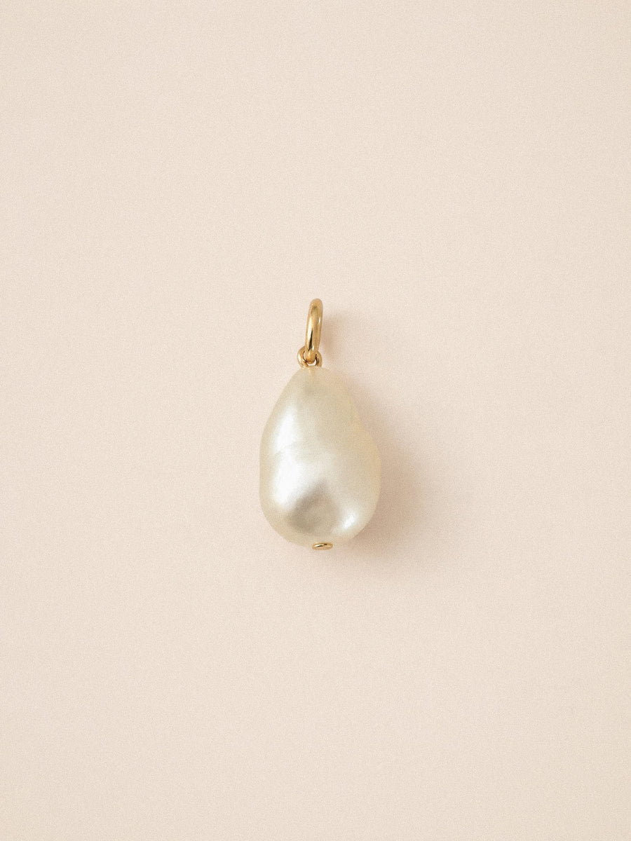 Barok pearl charm