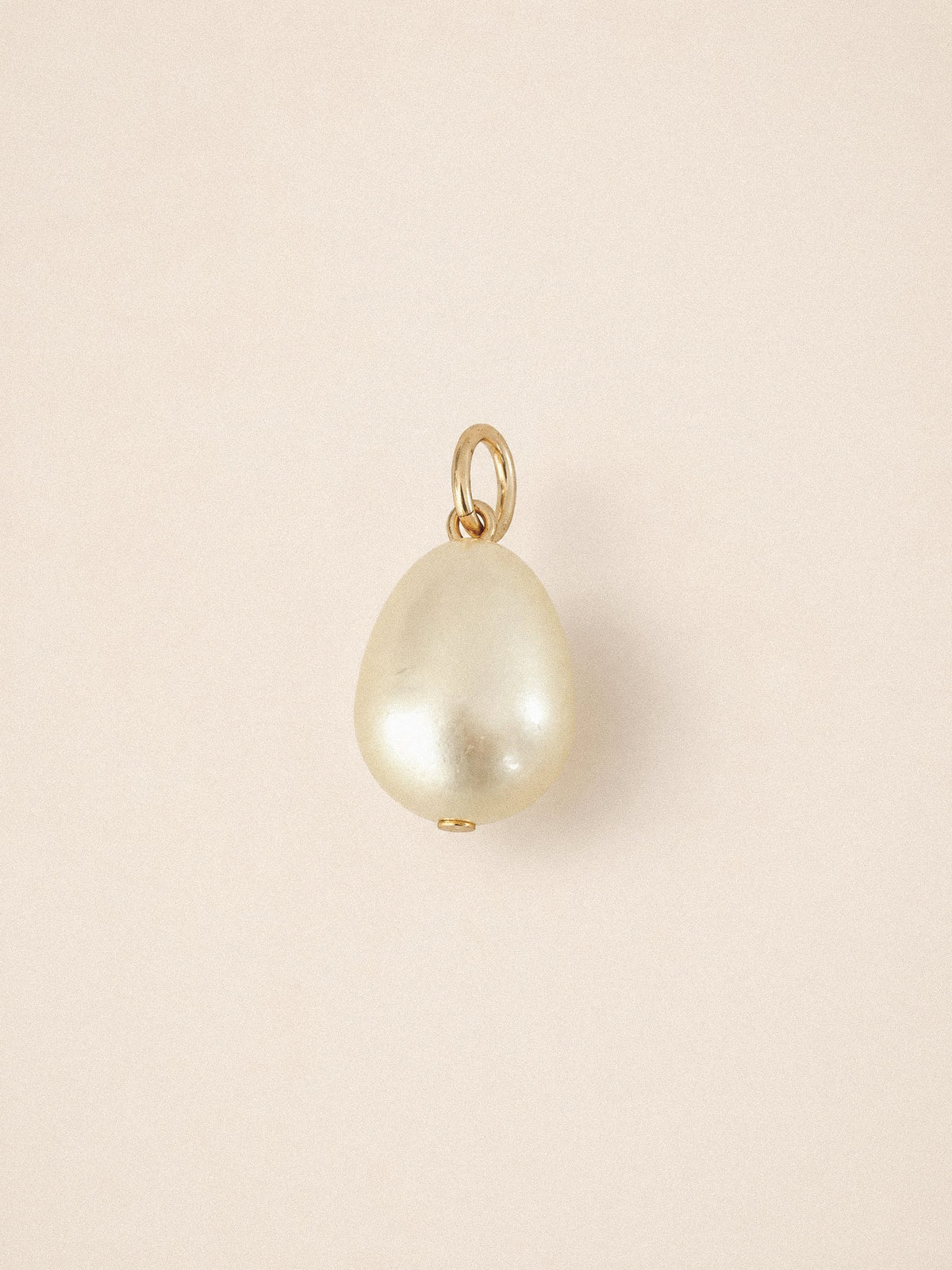 Manon pearl charm goud