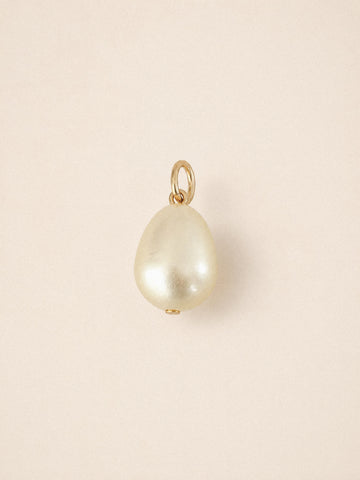 Manon pearl charm